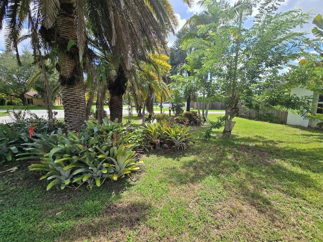 1510 NW 17th St, Homestead, FL 33030