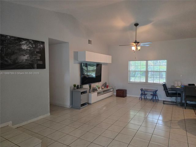 1510 NW 17th St, Homestead, FL 33030