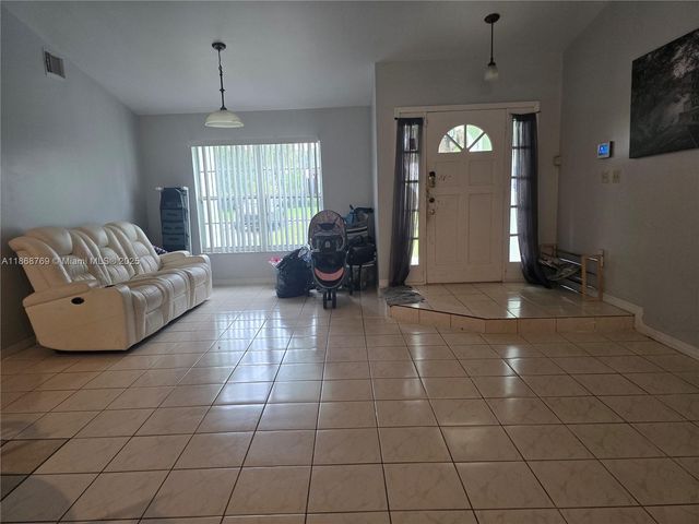 1510 NW 17th St, Homestead, FL 33030
