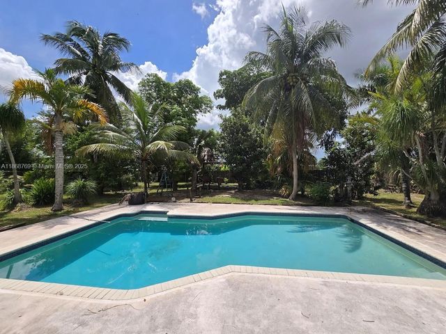 1510 NW 17th St, Homestead, FL 33030