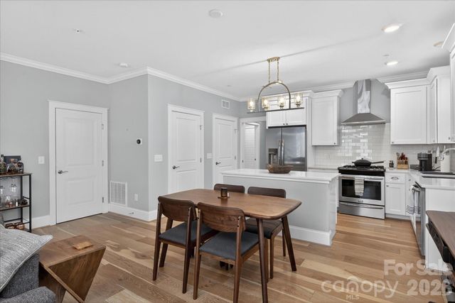 2151 Mcclintock Road 112, Charlotte, NC 28205