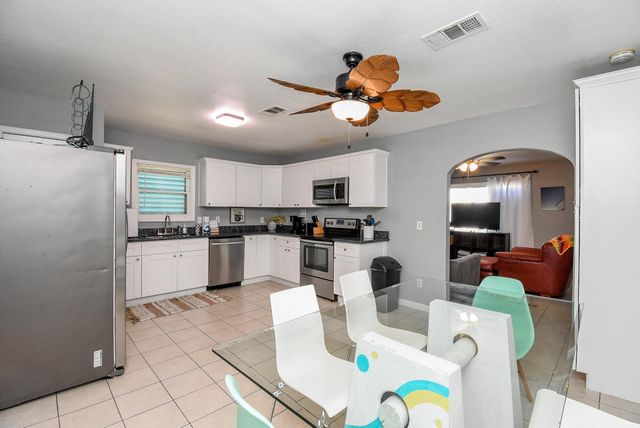 2209 Saladia Street, Galveston, TX 77551