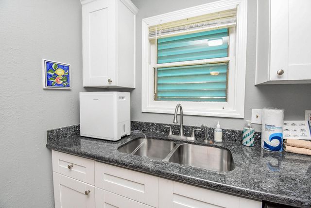 2209 Saladia Street, Galveston, TX 77551