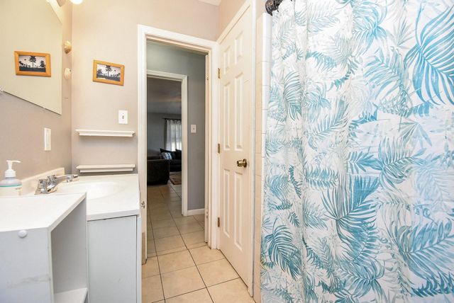 2209 Saladia Street, Galveston, TX 77551