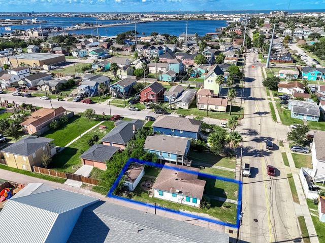2209 Saladia Street, Galveston, TX 77551
