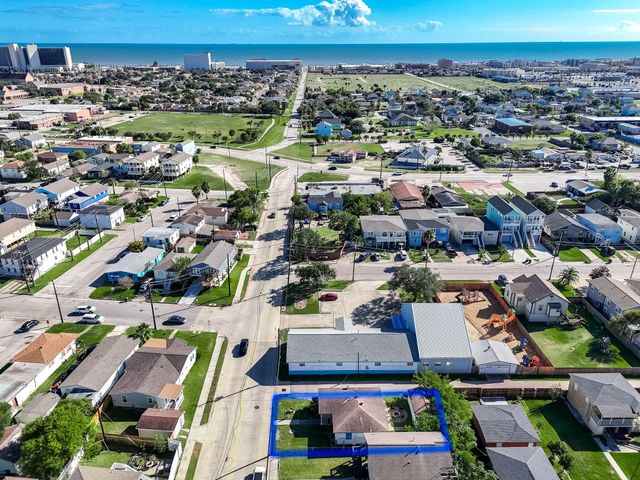 2209 Saladia Street, Galveston, TX 77551