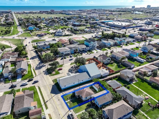 2209 Saladia Street, Galveston, TX 77551