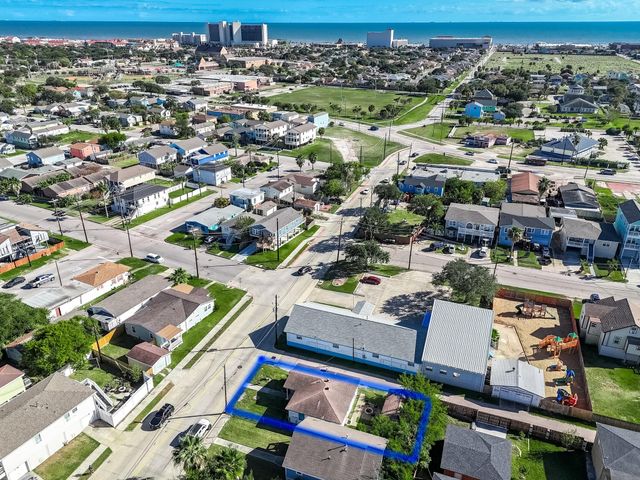 2209 Saladia Street, Galveston, TX 77551