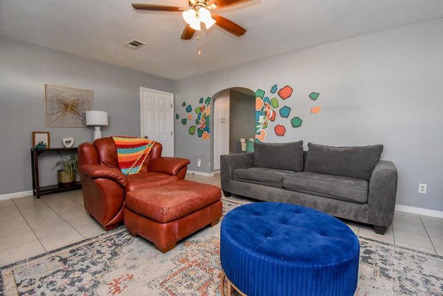 2209 Saladia Street, Galveston, TX 77551