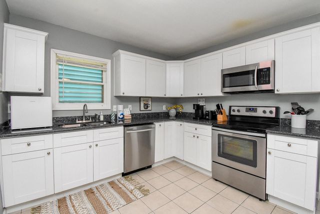 2209 Saladia Street, Galveston, TX 77551