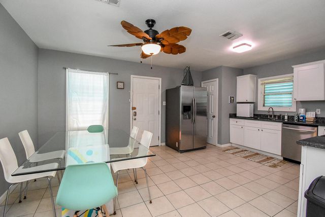 2209 Saladia Street, Galveston, TX 77551