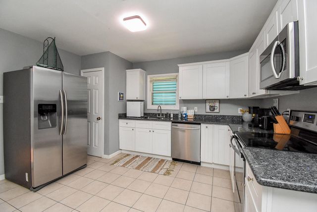 2209 Saladia Street, Galveston, TX 77551