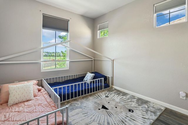 1761 N Breezy Meadow Dr, Sacramento, CA 95834