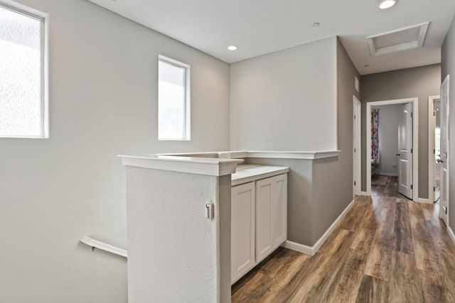 1761 N Breezy Meadow Dr, Sacramento, CA 95834