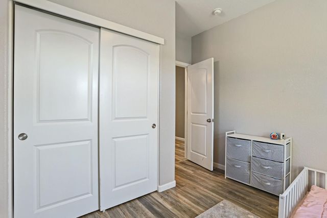 1761 N Breezy Meadow Dr, Sacramento, CA 95834