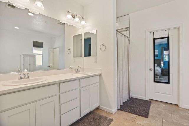1761 N Breezy Meadow Dr, Sacramento, CA 95834