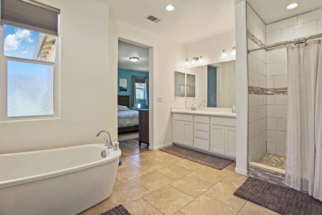 1761 N Breezy Meadow Dr, Sacramento, CA 95834