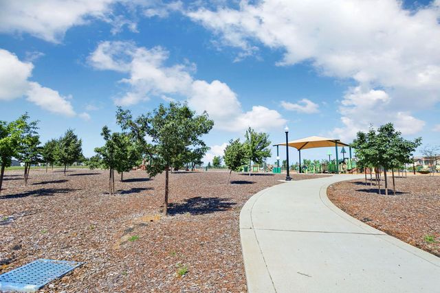 1761 N Breezy Meadow Dr, Sacramento, CA 95834