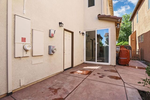 1761 N Breezy Meadow Dr, Sacramento, CA 95834
