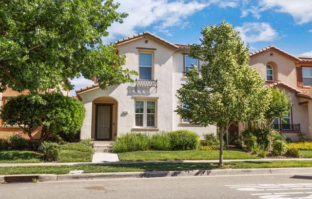 1761 N Breezy Meadow Dr, Sacramento, CA 95834
