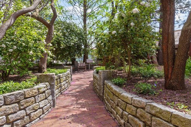 432 Norfolk St 2F, Somerville, MA 02143
