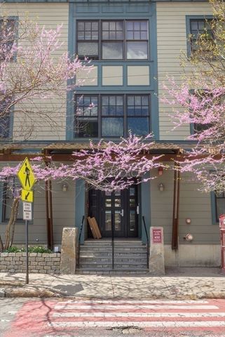 432 Norfolk St 2F, Somerville, MA 02143