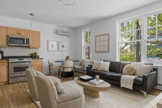 432 Norfolk St 2F, Somerville, MA 02143