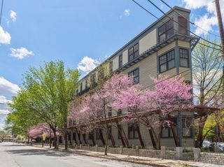 432 Norfolk St 2F, Somerville, MA 02143