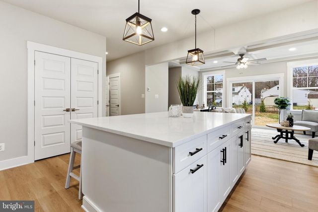 2032 WILLIAM AVE, Essex, MD 21221