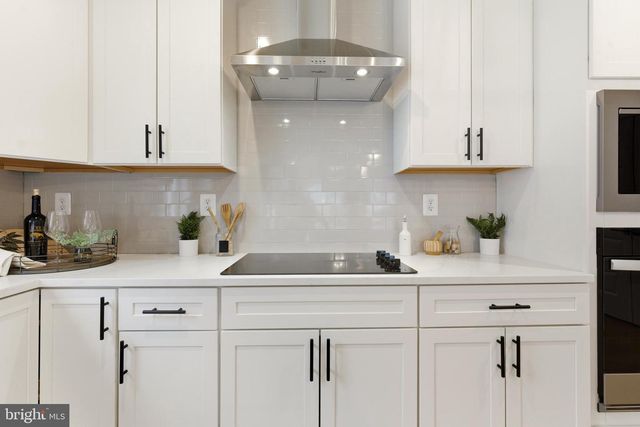 2032 WILLIAM AVE, Essex, MD 21221