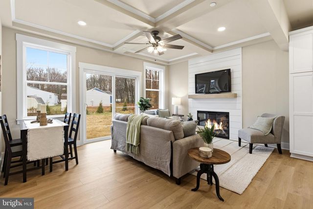 2032 WILLIAM AVE, Essex, MD 21221