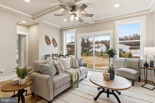 2032 WILLIAM AVE, Essex, MD 21221