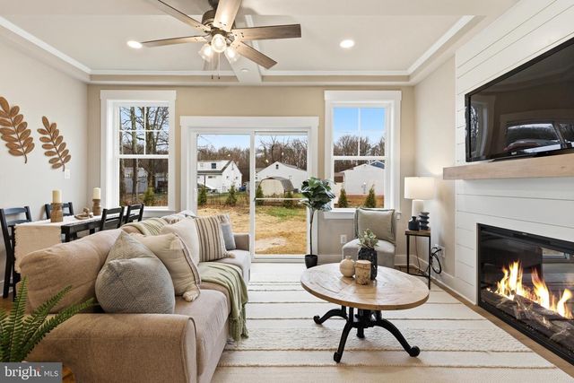 2032 WILLIAM AVE, Essex, MD 21221