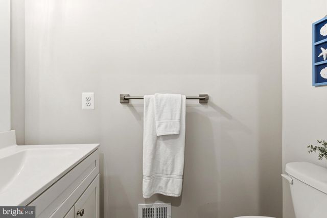 2032 WILLIAM AVE, Essex, MD 21221