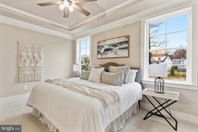 2032 WILLIAM AVE, Essex, MD 21221