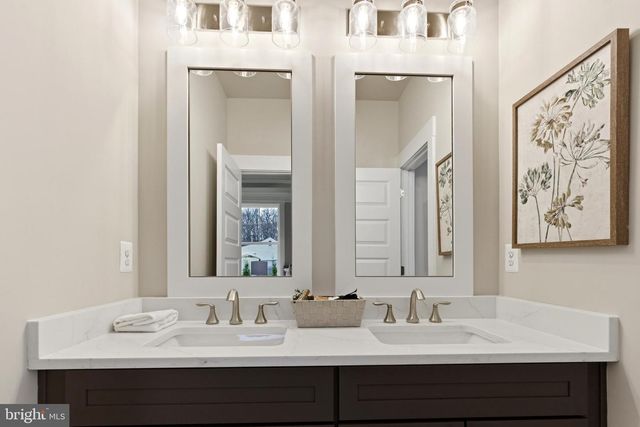 2032 WILLIAM AVE, Essex, MD 21221