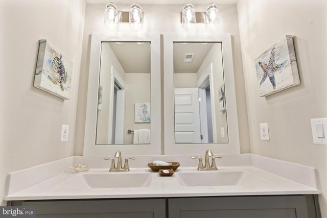 2032 WILLIAM AVE, Essex, MD 21221