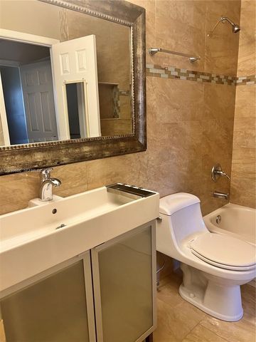 15600 SW 80th St L-212, Miami, FL 33193