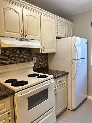 15600 SW 80th St L-212, Miami, FL 33193