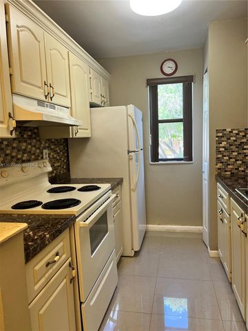 15600 SW 80th St L-212, Miami, FL 33193