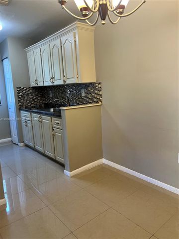 15600 SW 80th St L-212, Miami, FL 33193