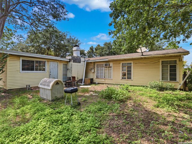 202 CRESHAM DR, San Antonio, TX 78218