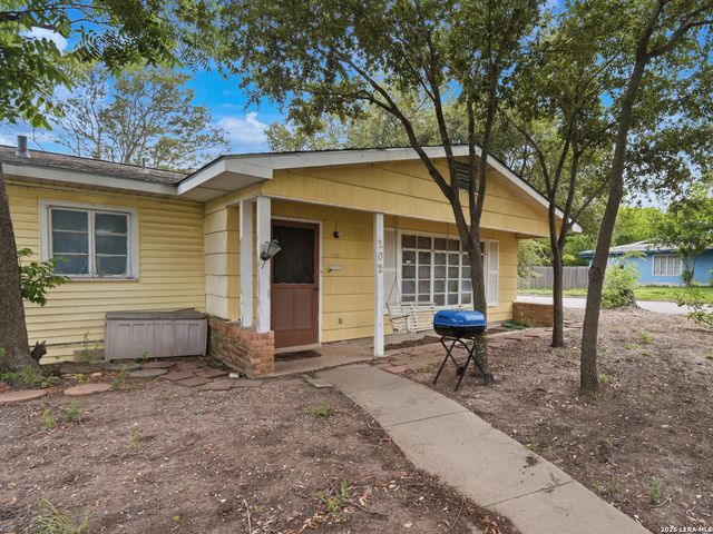 202 CRESHAM DR, San Antonio, TX 78218