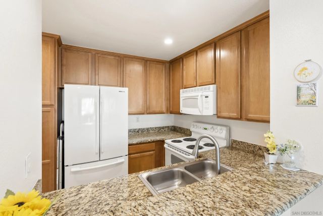 3456 Castle Glen Dr 290, San Diego, CA 92123