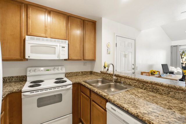 3456 Castle Glen Dr 290, San Diego, CA 92123