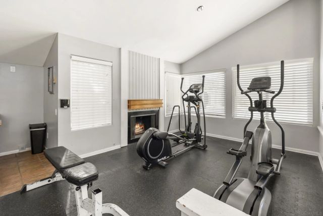 3456 Castle Glen Dr 290, San Diego, CA 92123