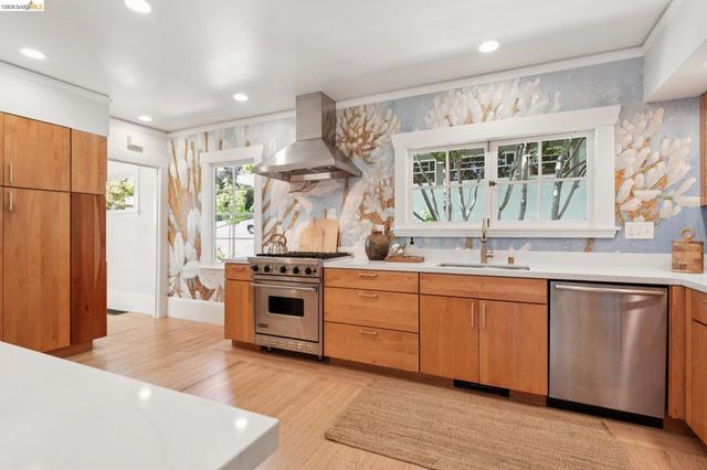 72 Portsmouth, Piedmont, CA 94610