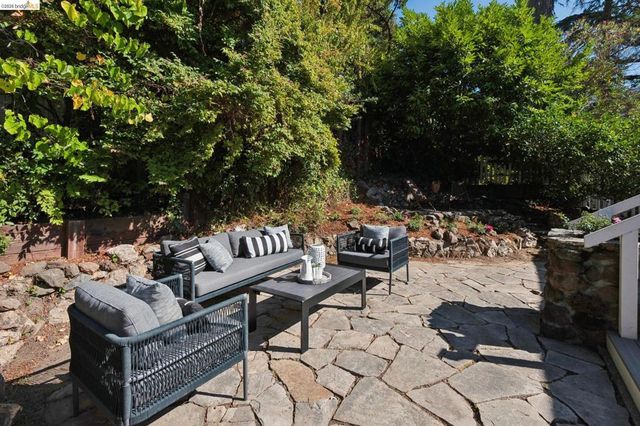 72 Portsmouth, Piedmont, CA 94610