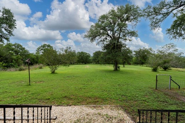 6546 Fm 1854, Dale, TX 78616