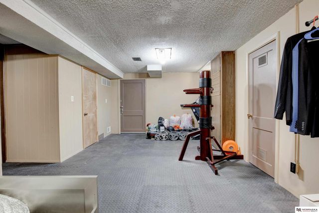 6759 Lafayette Avenue, Omaha, NE 68132